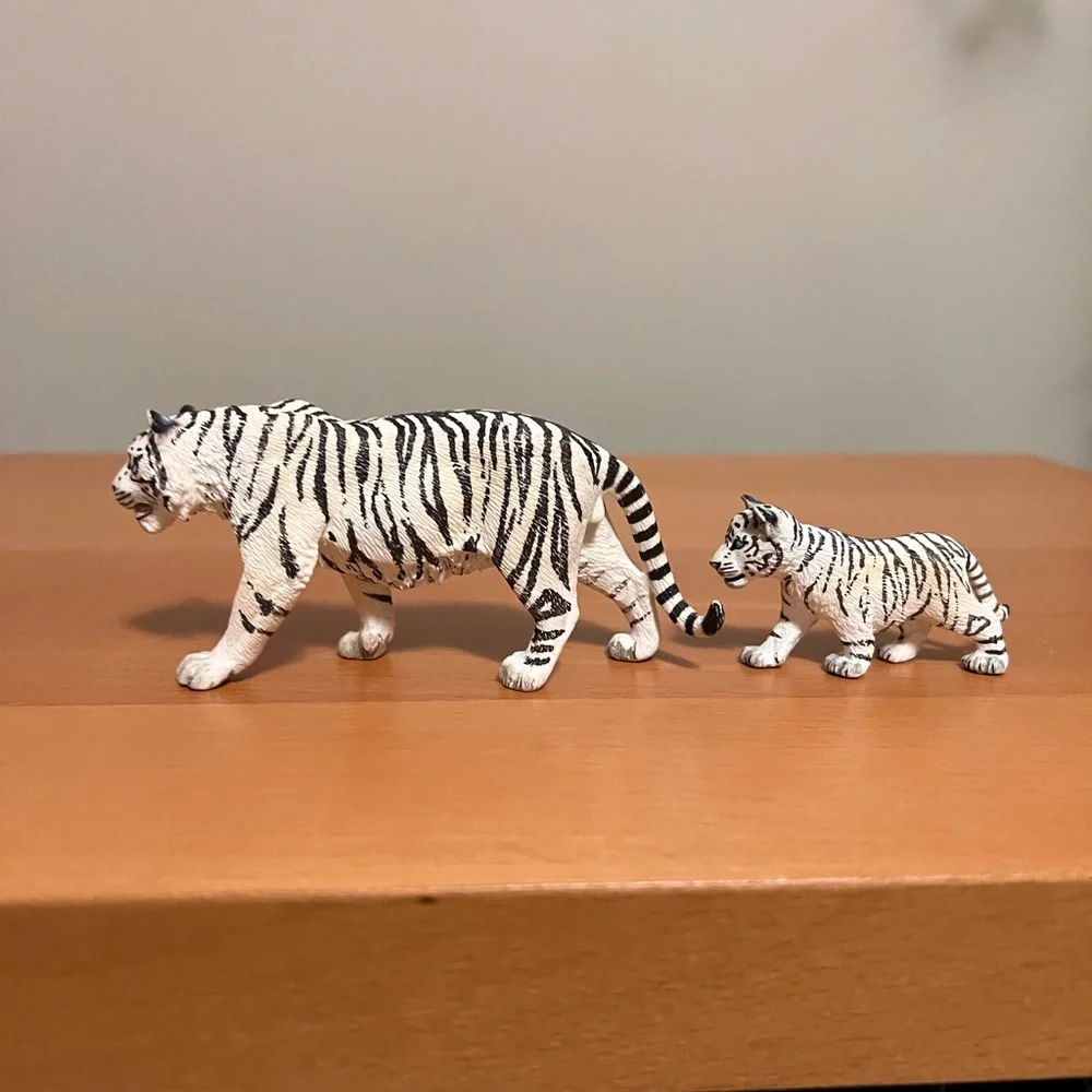 White tiger Adult and Cub